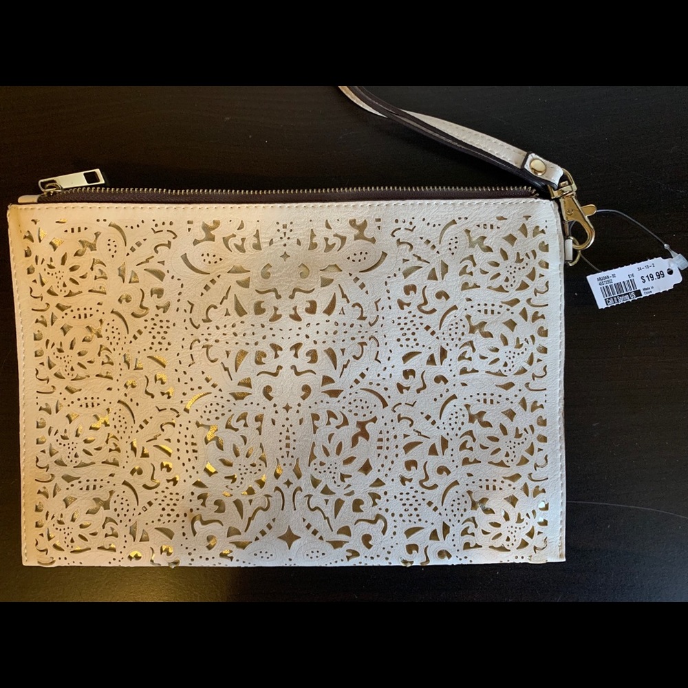 Large clutch/wristlet